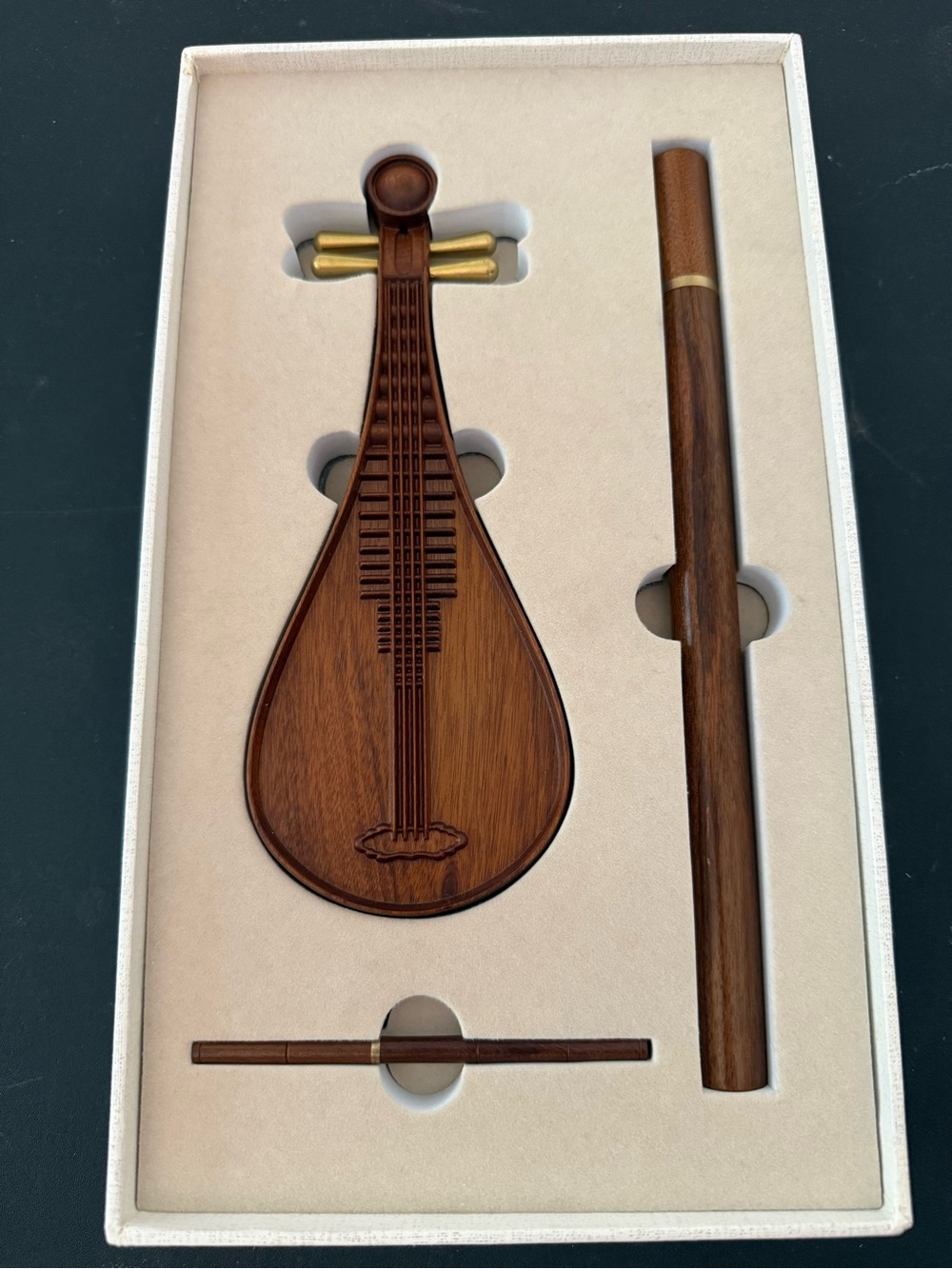 Chenxiangfang Agarwood Chinese Pipa Incense Kit Beautiful Piece